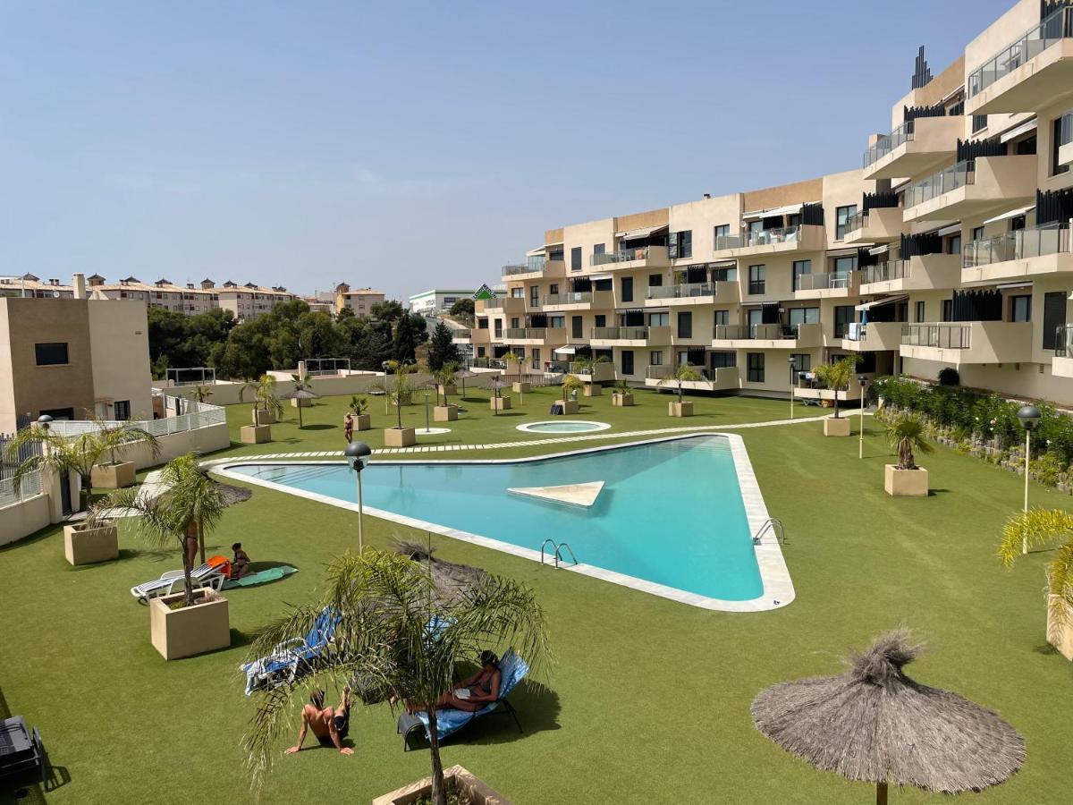 דירות אוריהואלה Residencial Sabrina מראה חיצוני תמונה