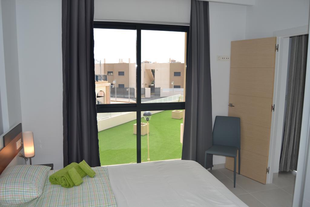 דירות אוריהואלה Residencial Sabrina חדר תמונה