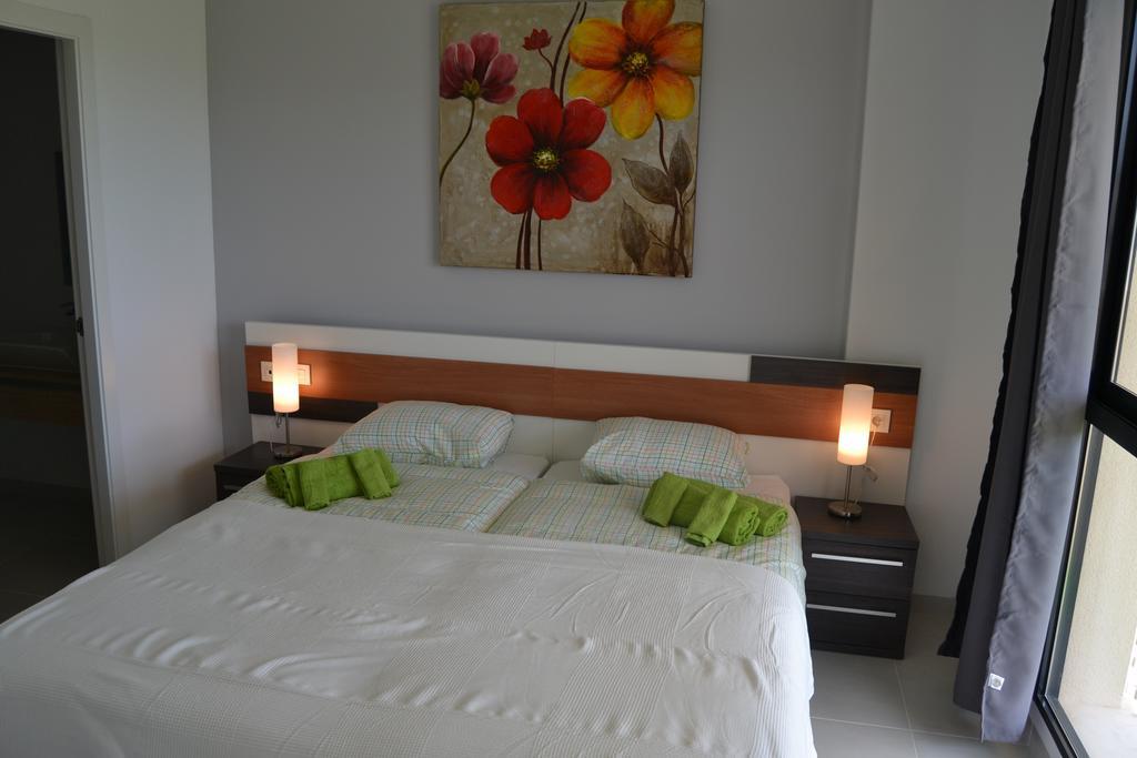 דירות אוריהואלה Residencial Sabrina חדר תמונה